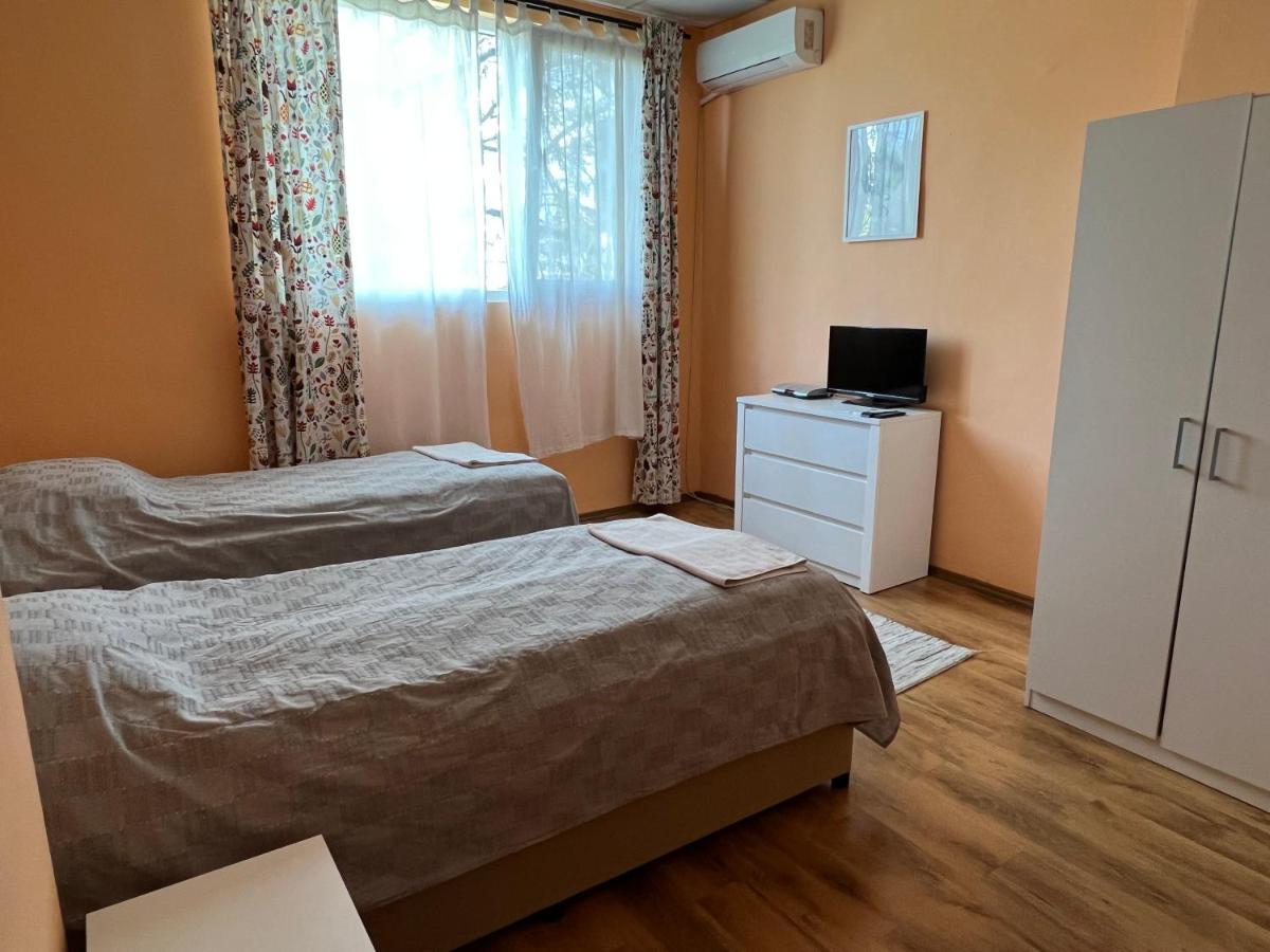 Oleander Rooms & Apartment Софія Екстер'єр фото