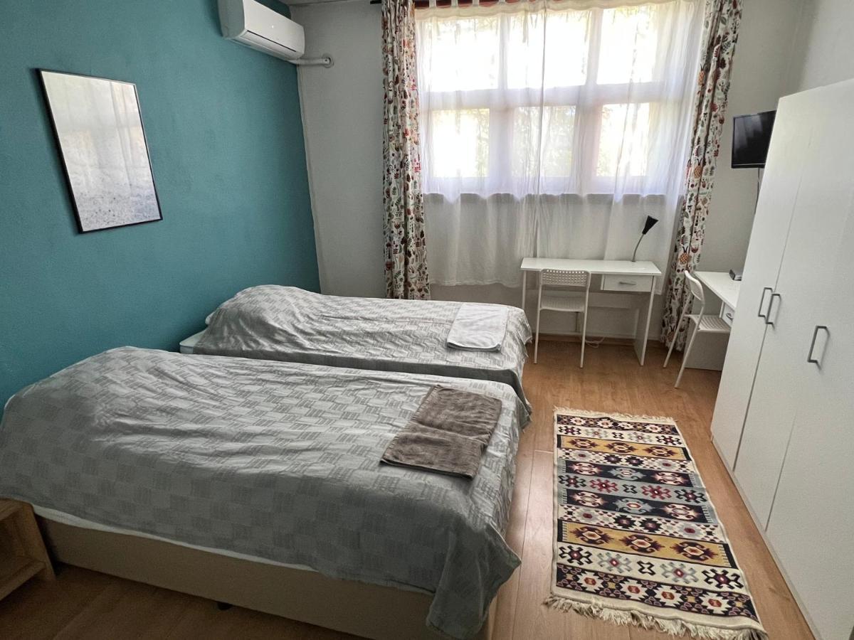 Oleander Rooms & Apartment Софія Екстер'єр фото